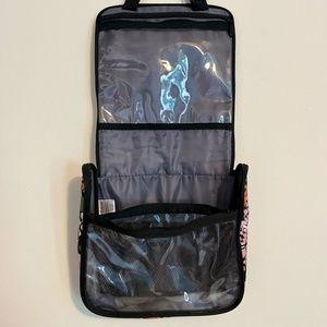 Travel toiletry Thirty One bag! (hanging traveler case)